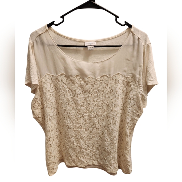 Jaclyn Smith Tops - 5/$25 Cream Lace Women's Top